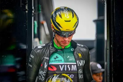 Olav Kooij al via della 2^ tappa del Tour of Britain 2025 @ X Team Visma | Lease a Bike