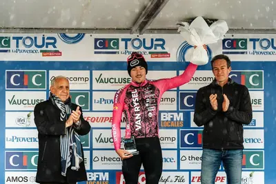 Arnaud Tendon sul podio al Tour de la Provence © LNC/Xavier Pereyron