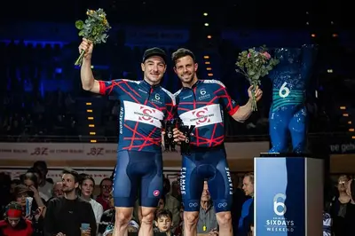 Elia Viviani e Michele Scartezzini terzi alla Sei Giorni di Berlino 2025 ©frontalvision/arne_mill