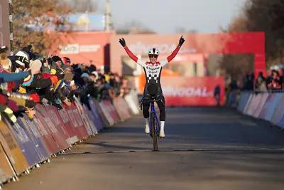 Lucinda Brand vince a Gavere ©UCI Cyclocross