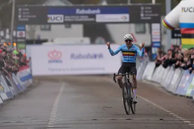 Aaron Dockx vince il mondiale under 23 ©UCI Cyclocross