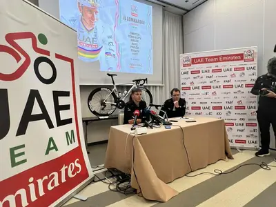 Pogacar durante la conferenza stampa pre Il Lombardia © UAE Emirates