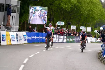 Eleonora Camilla Gasparrini vince il Grand Prix du Morbihan ©UAE Team ADQ (Foto Aymeric Lassak)