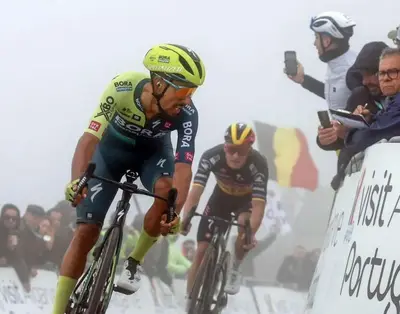 Martínez batte Evenepoel all'arrivo sull'Alto da Fóia ©instant_cycliste via IG