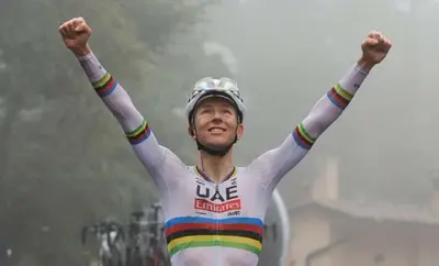 Il neo-campione iridato Tadej Pogacar conquista la 107esima edizione del Giro dell'Emilia © via X @UAETeamEmirates