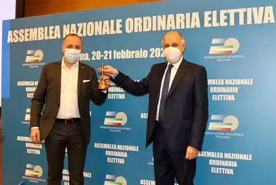 Cordiano Dagnoni raccoglie il testimone da Renato Di Rocco nel 2021 © Federciclismo