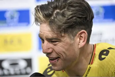 Van Aert al termine della Parigi-Roubaix 2026 © A.S.O. / Billy Ceusters