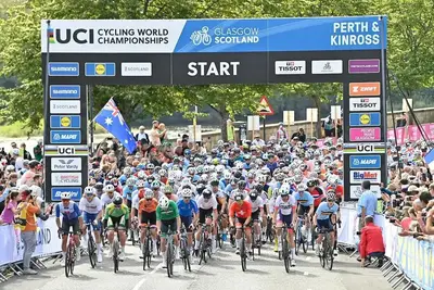 Partenza ai campionati del mondo di Glasgow 2023 © UCI