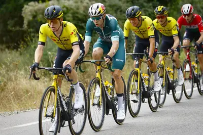 La Visma - Lease a Bike a lavoro nella quattordicesima tappa della Vuelta a España 2024 © Team Visma | Lease a Bike via X