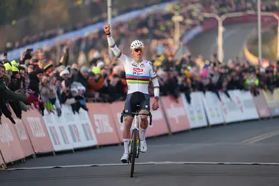 Mathieu van der Poel vince a Hoogerheide ©UCI Cyclocross