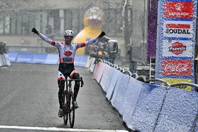 Michael Vanthourenhout vince a Brussels © Julien Gielen