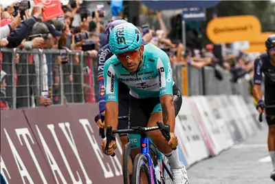 Enrico Zanoncello durante l'arrivo a Napoli del Giro 2026 ©Bardiani CSF 7 Saber