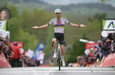 Tadej Pogačar vince la Freccia Vallone 2025 © CyclingNews / Getty Images