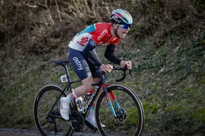Jarno Widar con la maglia del team belga © Lotto Dstny