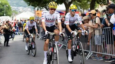 Juan Ayuso e Joao Almeida, protagonisti di un dissapore sulle pendici del Galibier © AS