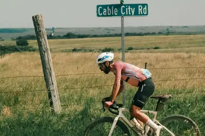 Thomas De Gendt durante la UNBOUND Gravel 2025 ©Pierre Barton