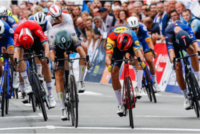 Vittoria millimetrica di Matteo Moschetti su Mads Pedersen al GP d'Isbergues ©Q36.5 Pro Cycling Team