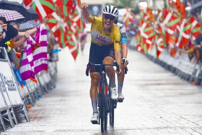 João Almeida vince l'ultima tappa del Giro dei Paesi Baschi 2025 © Itzulia Basque Country via X