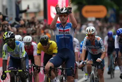 Tim Merlier vince a Fossano e fa la dedica a Wouter Weylandt © Giro d'Italia