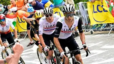 Tadej Pogačar insieme al compagno di squadra Adam Yates © Eurosport