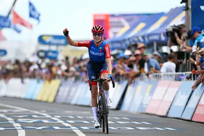 Daniek Hengeveld vince la prima tappa del Tour Down Under ©CERATIZIT Pro Cycling
