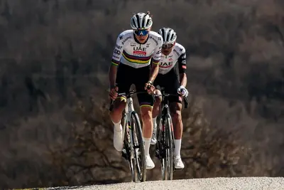 Tadej Pogacar si allena per la Strade Bianche 2025 © Twitter UAE Team Emirates - XRG