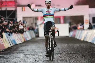 Terza vittoria di fila per Mathieu van der Poel ©UCI Cyclocross