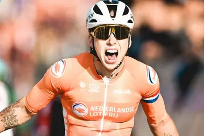 Lorena Wiebes nella recente vittoria del suo secondo europeo su strada ©Limburg 2024