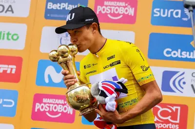 Rodrigo Contreras festeggia la vittoria del Tour Colombia © Tour Colombia