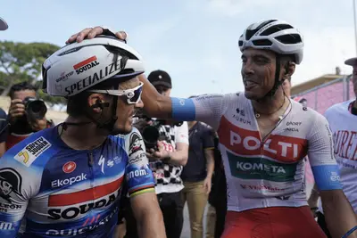 Julian Alaphilippe e Mirco Maestri dopo il traguardo © Giro d'Italia