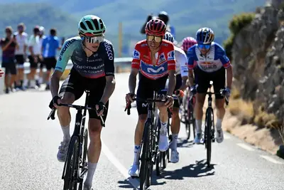 Felix Gall con Enric Mas (Getty Images)