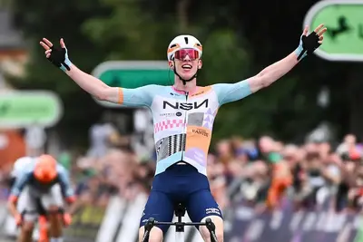 Lewis Askey vince la prima tappa del Tour of Britain 2026 ©swpix_cycling