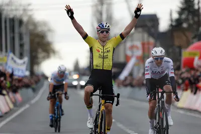 Wout van Aert vince la Kuurne-Bruxelles-Kuurne 2024 © Visma-Lease a Bike