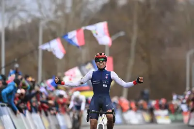 Célia Gery sul tetto del mondo al termine di una stagione incredibile © UCI Cyclocross
