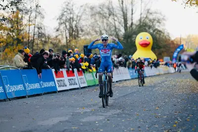 Niels Vandeputte vince il Flandriencross di Hamme 2024 © Bram van Lent