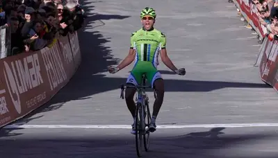 Moreno Moser vince la Strade Bianche 2013 ©SienaNews