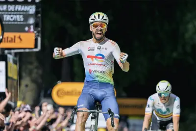 Nona tappa del Tour de France: Anthony Turgis vince e regala l'unica vittoria World Tour del 2024 alla TotalEnergies © Tour de France