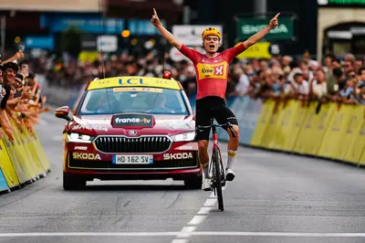 Anton Charmig vince la seconda tappa del Tour Auvergne-Rhone-Alpes 2026 © Tour Auvergne-Rhône-Alpes via X
