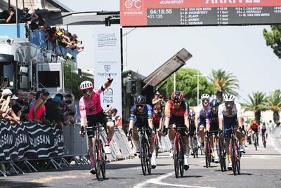 Marijn Van den Berg vince la prima tappa della Route d'Occitanie © LNC Cyclisme