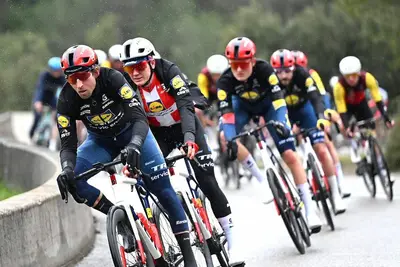 Søren Kragh Andersen (in seconda posizione) nella prima tappa del Tour de la Provence 2026 ©Lidl-Trek