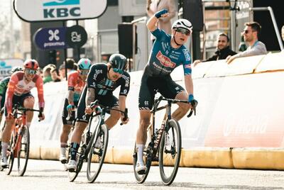 Jasper Philipsen esulta per la vittoria nello Scheldeprijs © Scheldeprijs Twitter