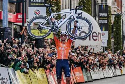 Mathieu van der Poel, qui al termine dei Mondiali Gravel 2024 © Twitter Alpecin-Deceuninck