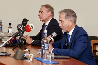 Il ministro Adolfo Urso con il commissario Giancarlo Quaranta