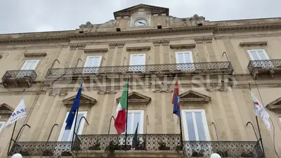Palazzo di Città - Municipio Taranto (foto Todaro/AntennaSud)