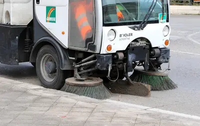 Kyma Ambiente: spazzamento notturno (foto Massimo Todaro)