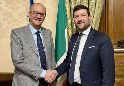 Francesco Tacente (dx) con il ministro Valditara