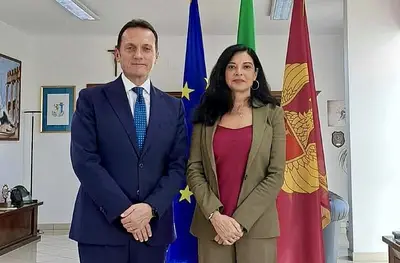 Maria Antonietta Curtolillo con il questore Michele Davide Sinigaglia
