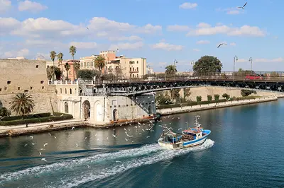 Ponte Girevole Taranto (foto Massimo Todaro)