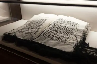 Opere tessute di Maria Lai