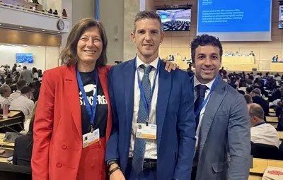 Da sinistra: Silvia Pettinicchio (Global Strategy Director), Lorenzo Zitignani (Direttore Generale) e Luca De Gaetano (Fondatore e Presidente) di Plastic Free Onlus